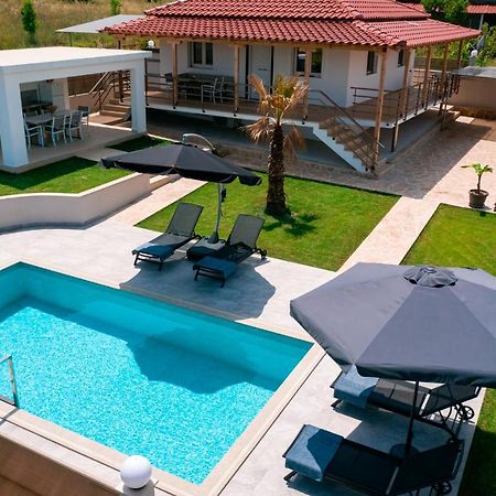 Villa Liana , Private Villa With Pool And Garden Vergia Eksteriør billede