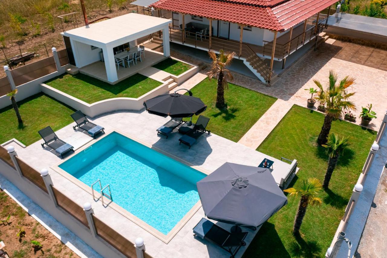 Villa Liana , Private Villa With Pool And Garden Vergia Eksteriør billede