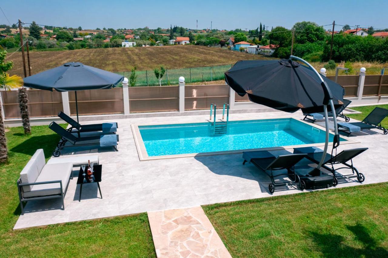 Villa Liana , Private Villa With Pool And Garden Vergia Eksteriør billede