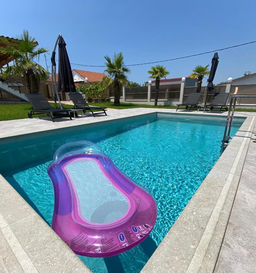 Villa Liana , Private Villa With Pool And Garden Vergia Eksteriør billede